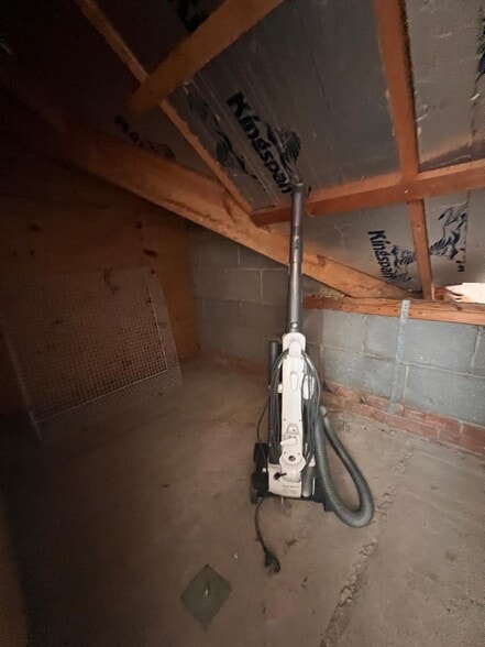 1 Teck Close, Isleworth for lease - Interior Photo - Image 3 of 19