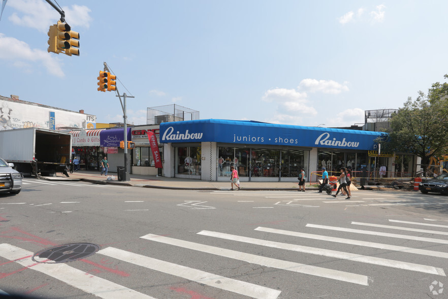 5616-5630 Myrtle Ave, Ridgewood, NY for lease - Primary Photo - Image 1 of 2