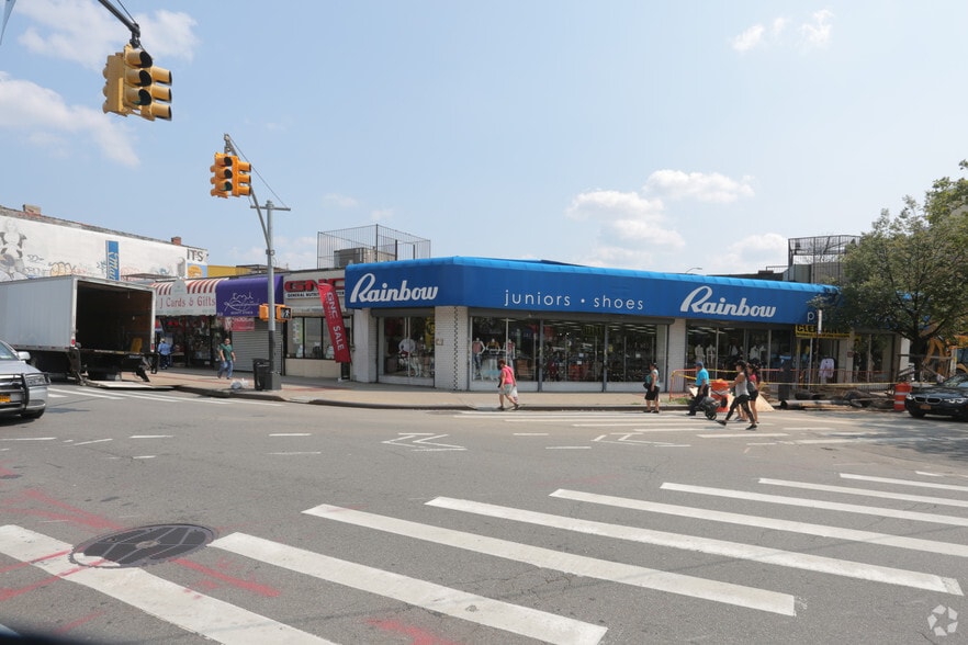 5616-5630 Myrtle Ave, Ridgewood, NY for lease - Primary Photo - Image 2 of 3