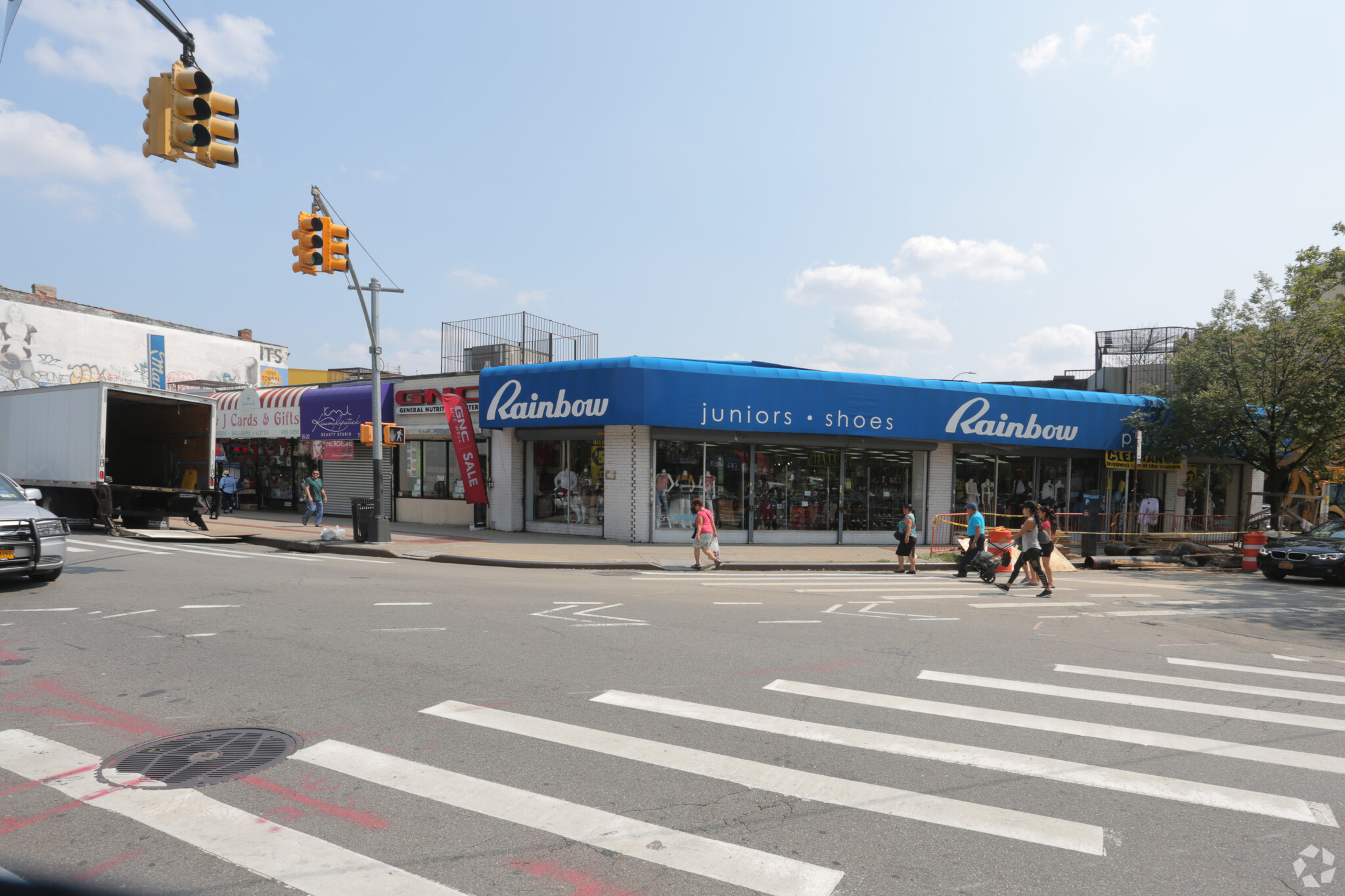 5616-5630 Myrtle Ave, Ridgewood, NY for lease Primary Photo- Image 1 of 3