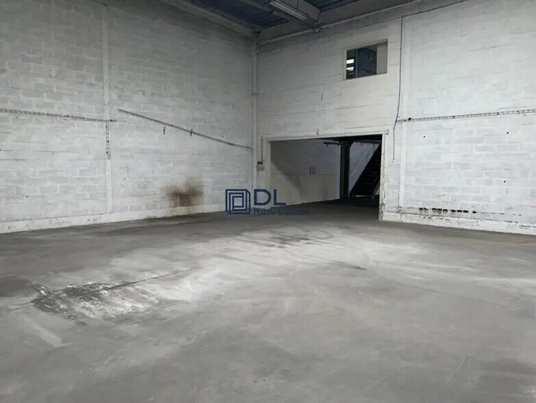 Industrial in Valenton for lease - Building Photo - Image 2 of 6