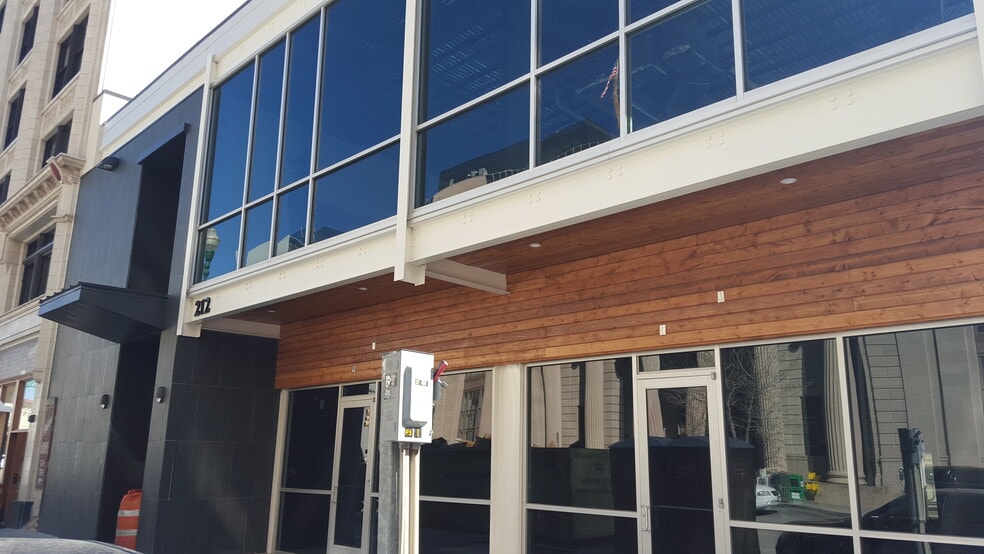212 E Mills Ave, El Paso, TX for lease - Primary Photo - Image 1 of 1