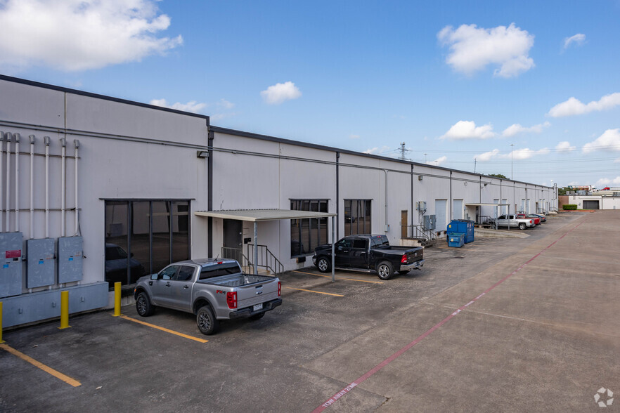 5010 Wright Rd, Stafford, TX for lease - Building Photo - Image 3 of 7