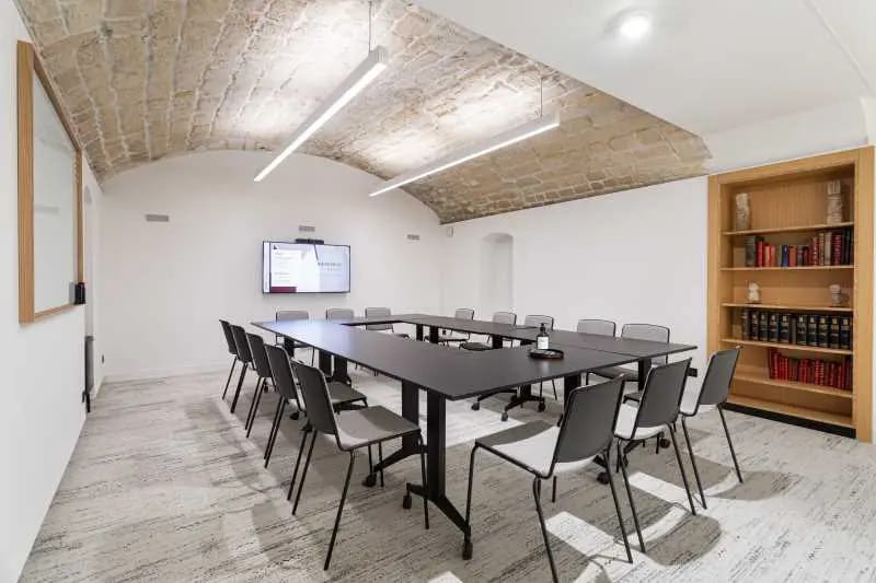 26 Rue De Montholon, Paris for lease - Building Photo - Image 2 of 35