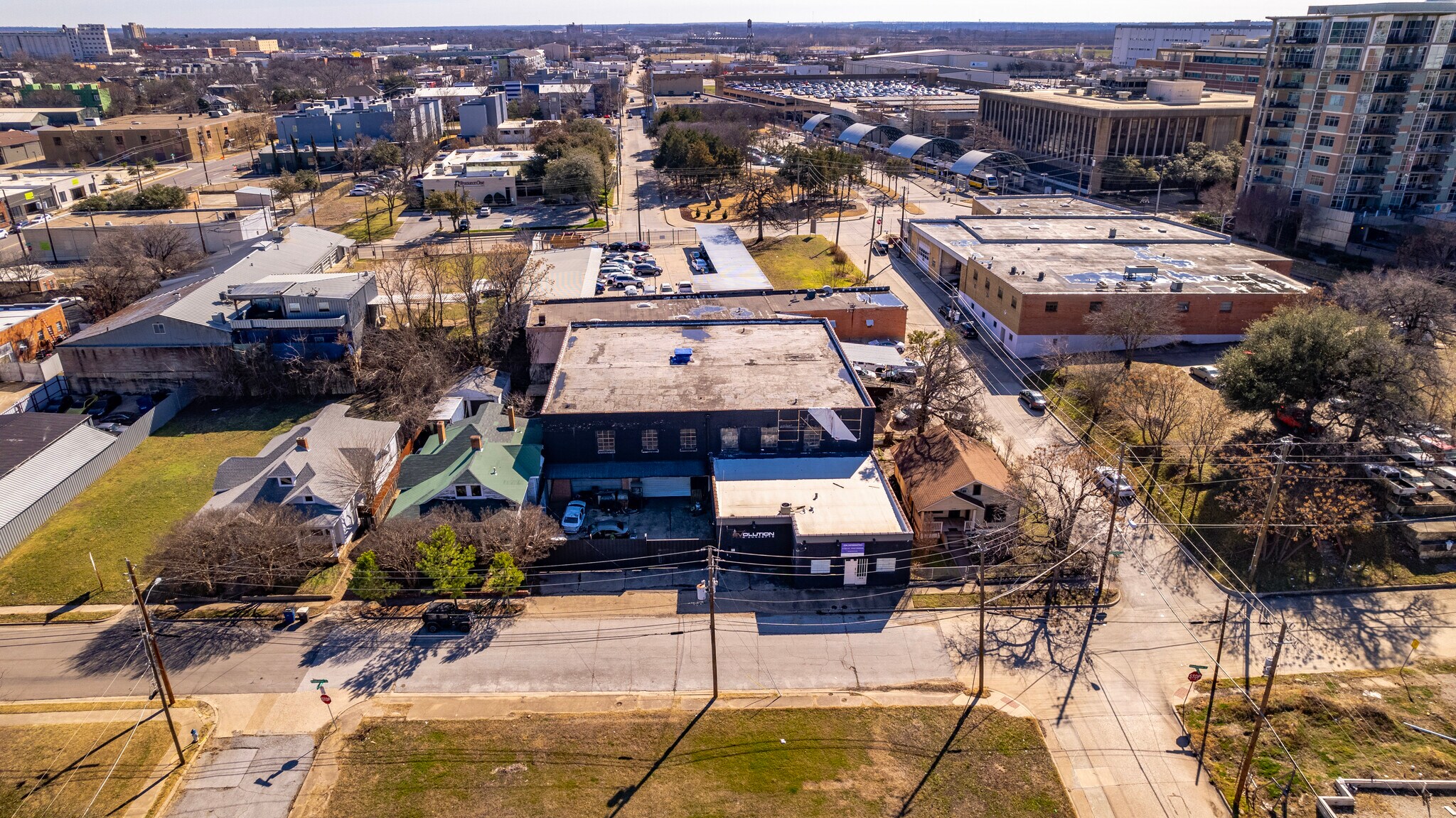 1204 Powhattan St, Dallas, TX for lease Primary Photo- Image 1 of 31