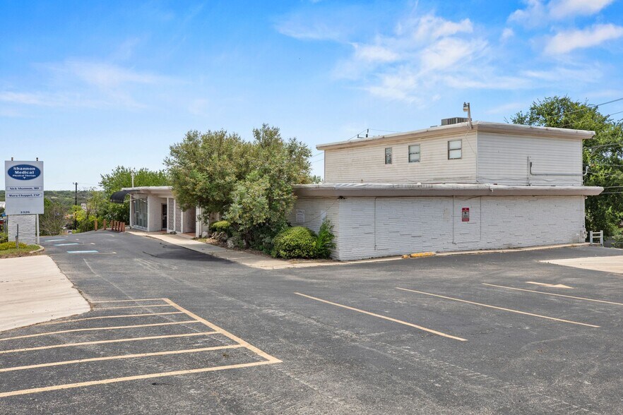 3326-3328 E Southcross Blvd, San Antonio, TX for sale - Building Photo - Image 1 of 39