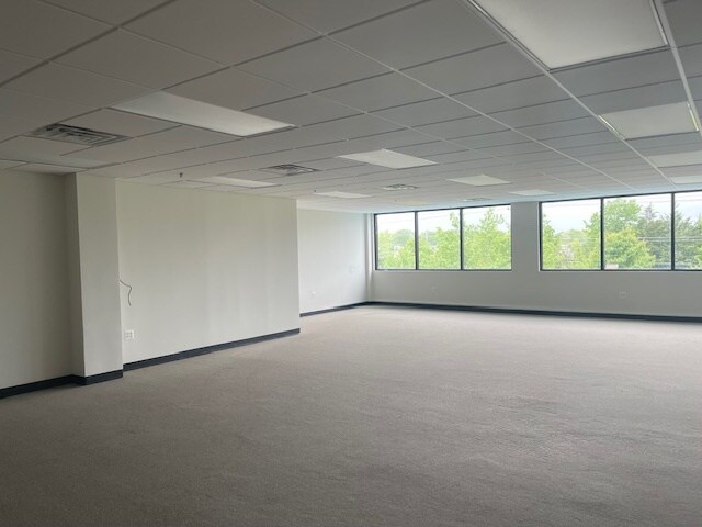 100 McKinley Ave, Manahawkin, NJ for lease Interior Photo- Image 1 of 3