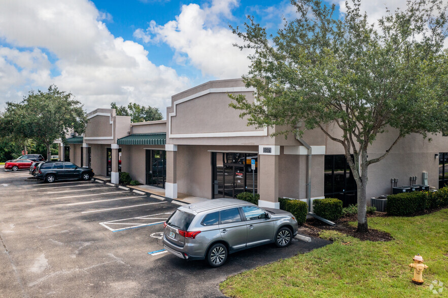 8971 Daniels Center Dr, Fort Myers, FL for sale - Building Photo - Image 3 of 12