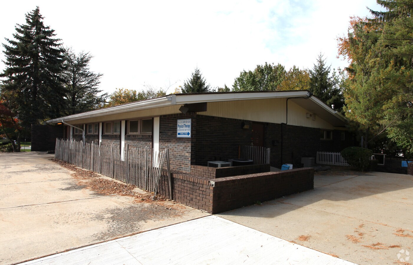 50 Throckmorton Ln, Old Bridge, NJ 08857