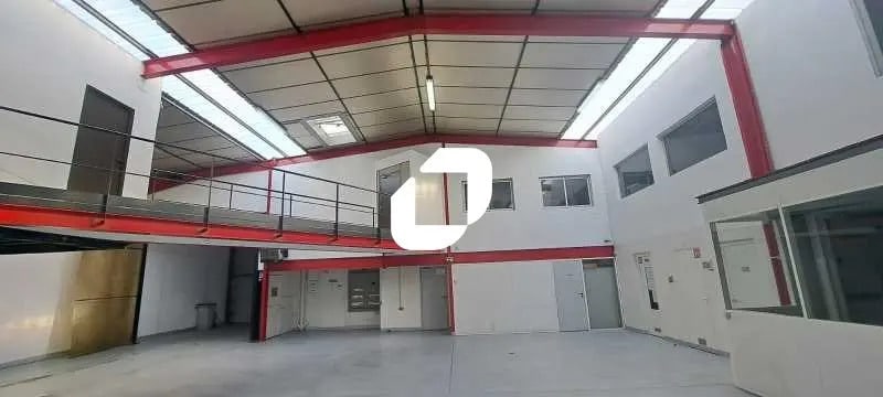 Flex in Bobigny for lease - Building Photo - Image 2 of 11