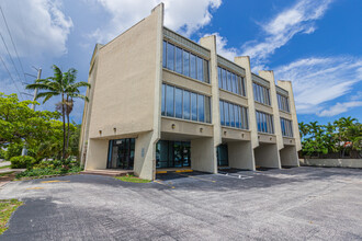 5555 Hollywood Blvd, Hollywood, FL for lease Building Photo- Image 1 of 24