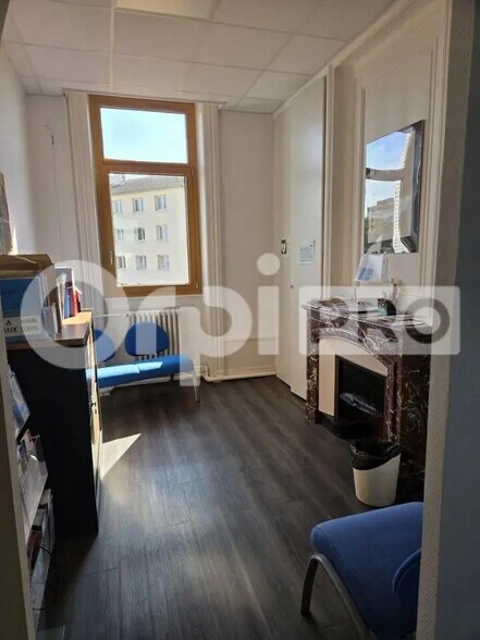 Office in Villefranche-sur-Saône for lease - Interior Photo - Image 2 of 8