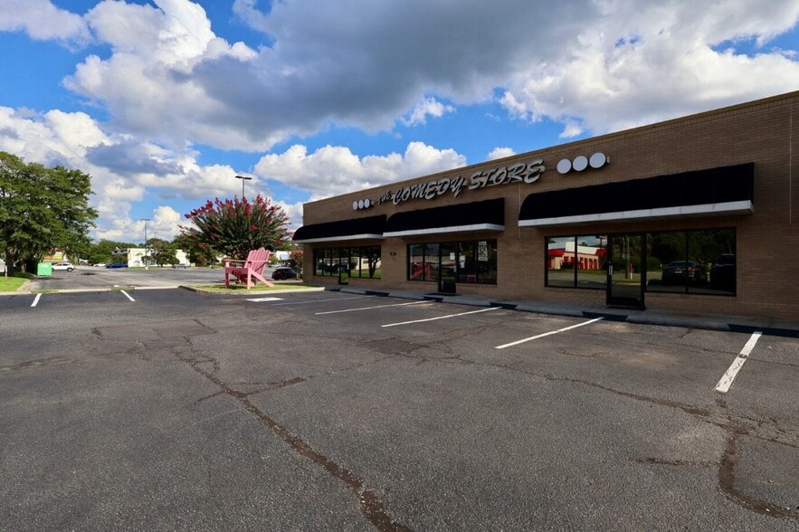 217 Eisenhower Dr, Savannah, GA for lease - Building Photo - Image 2 of 5