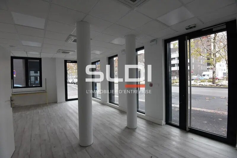 Location Commerce 500 m² - Photo 1