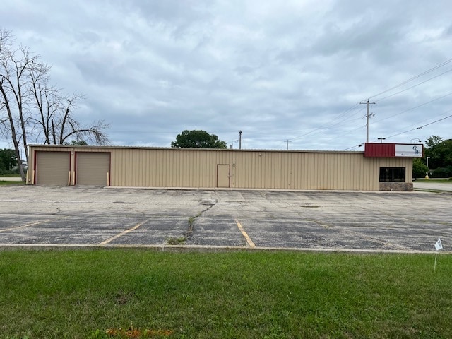 2040 North Ave, Sheboygan, WI for lease - Building Photo - Image 2 of 4