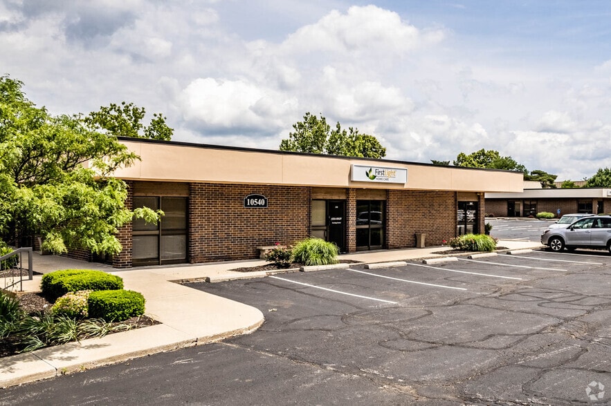 10580 Barkley St, Overland Park, KS for sale - Building Photo - Image 2 of 45