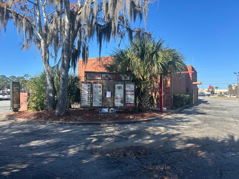 164 Altama Connector, Brunswick, GA for lease - Building Photo - Image 2 of 4