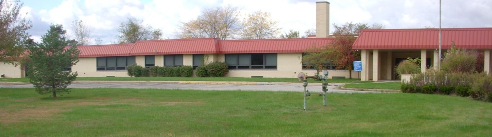 3949 Patterson Rd, Aliquippa, PA for lease - Building Photo - Image 1 of 10