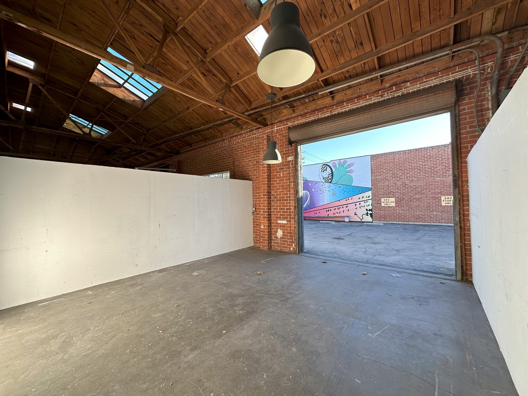 3000 S Hill St, Los Angeles, CA for lease Interior Photo- Image 1 of 15