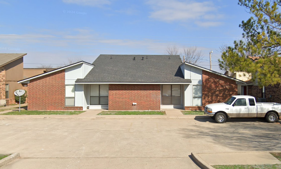 914 NE Tortoise Dr, Lawton, OK for sale - Primary Photo - Image 1 of 12