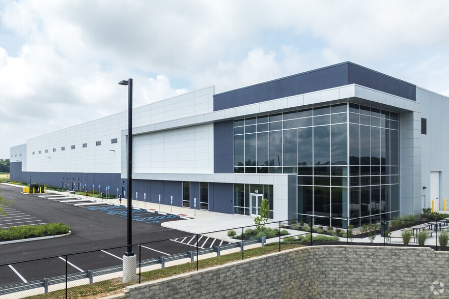 1 Forest Ln, Carneys Point Township, NJ for lease - Building Photo - Image 1 of 33