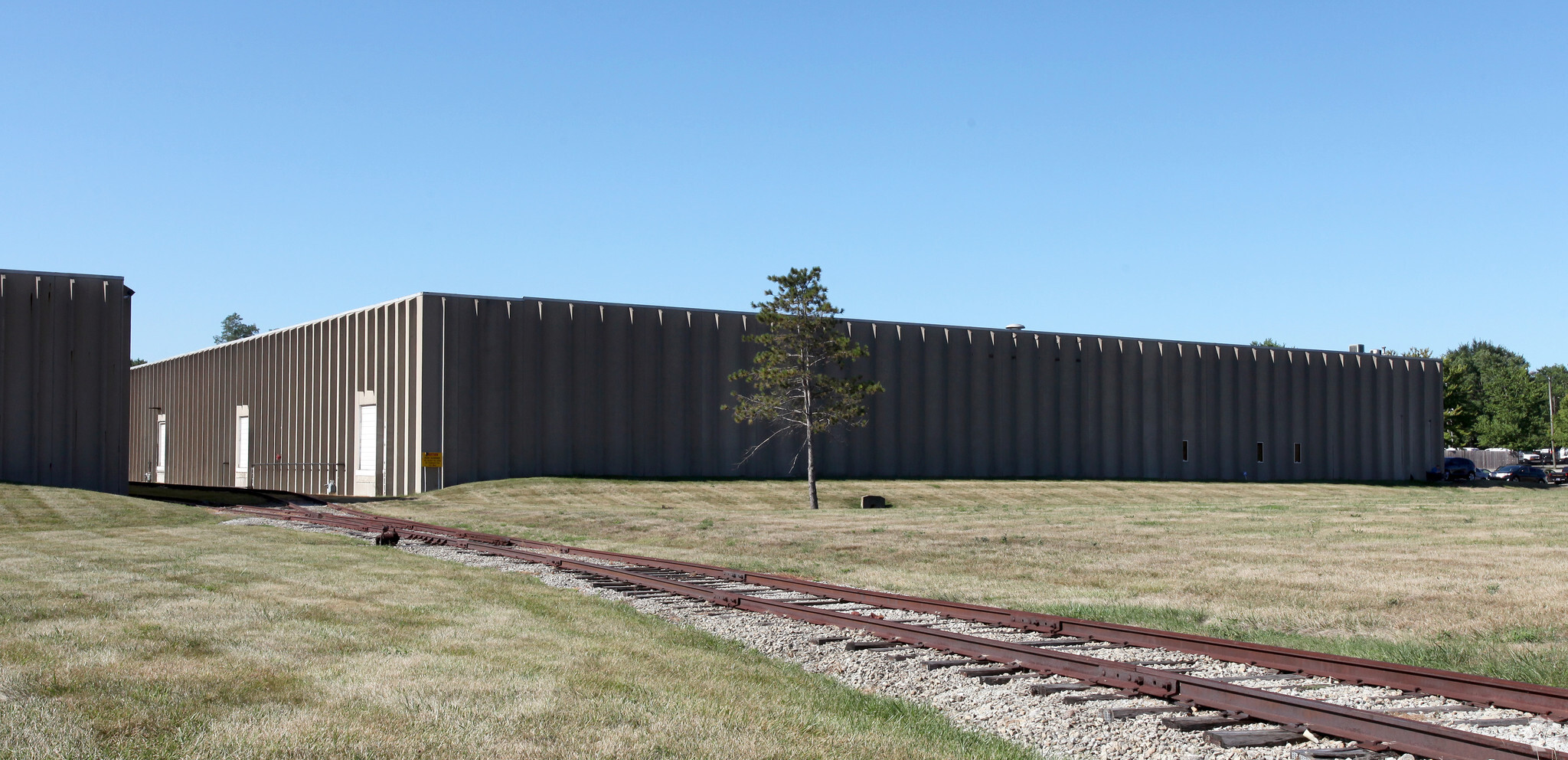 4557 W Bradbury Ave, Indianapolis, IN for lease Building Photo- Image 1 of 10