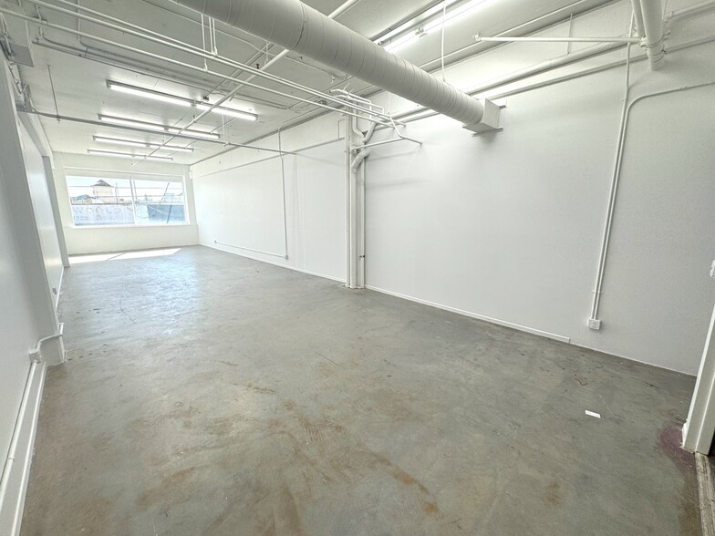 305 E 9th St, Los Angeles, CA for lease - Building Photo - Image 1 of 9