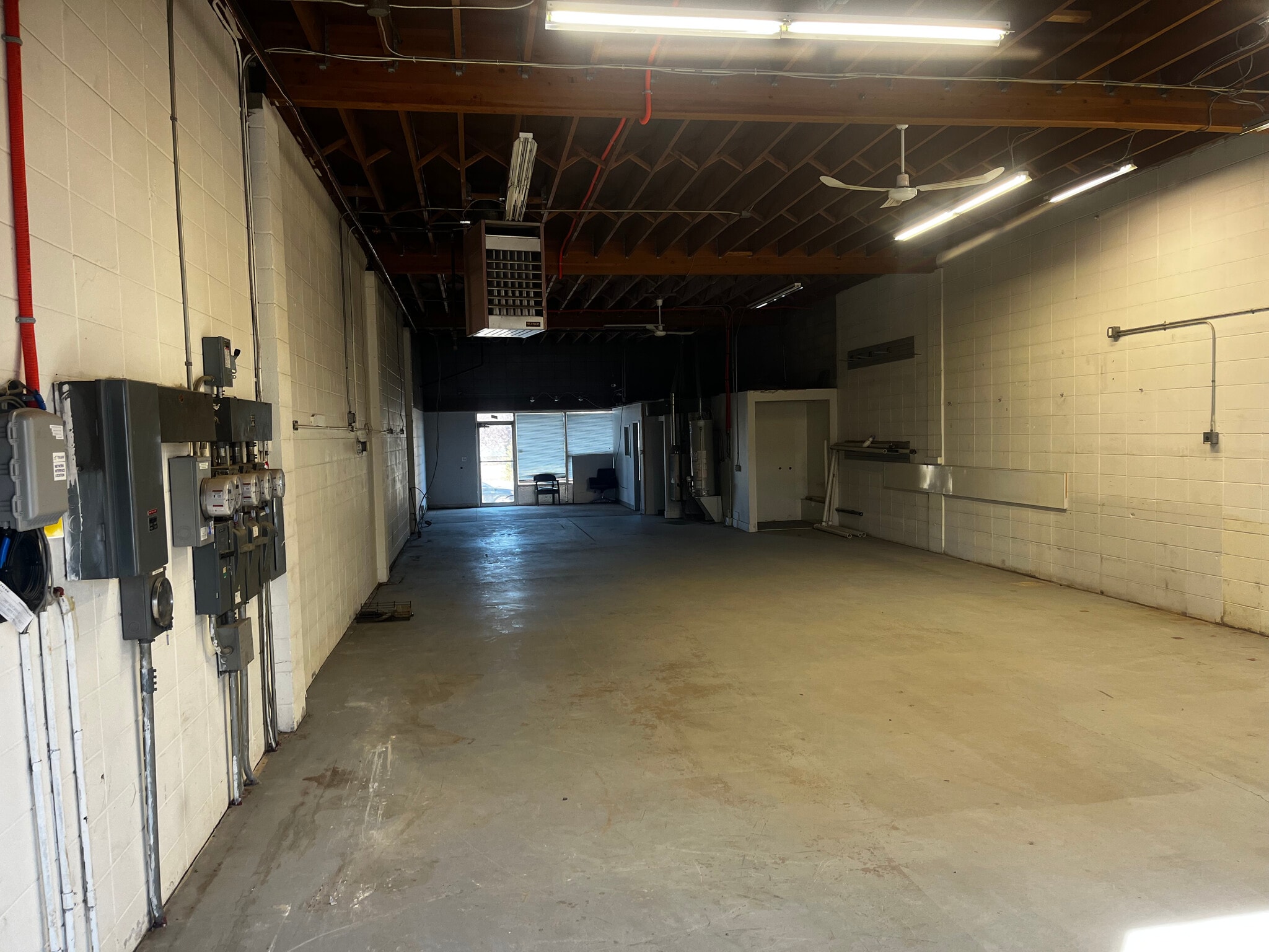 8023 Argyll Rd NW, Edmonton, AB for lease Interior Photo- Image 1 of 5