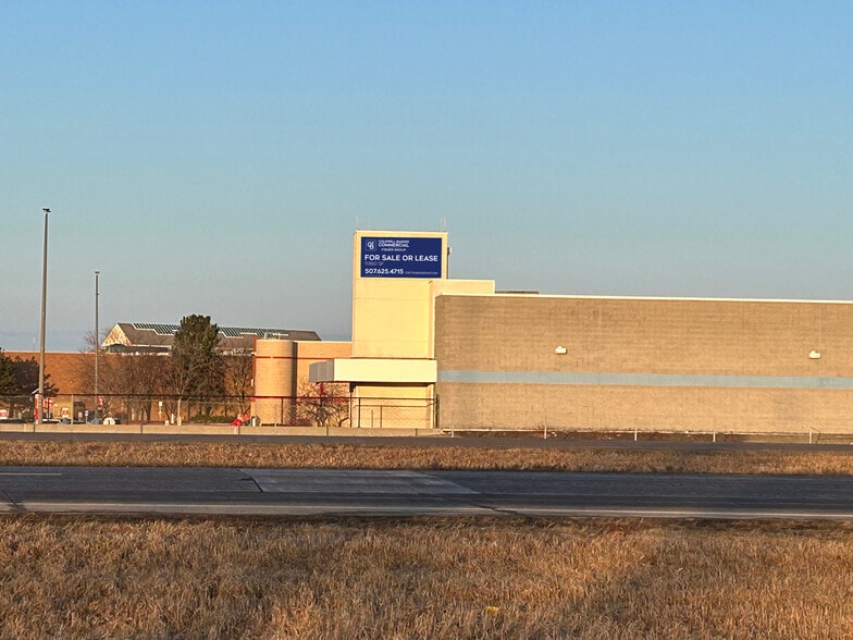 1896 Adams St, Mankato, MN for sale - Building Photo - Image 2 of 4