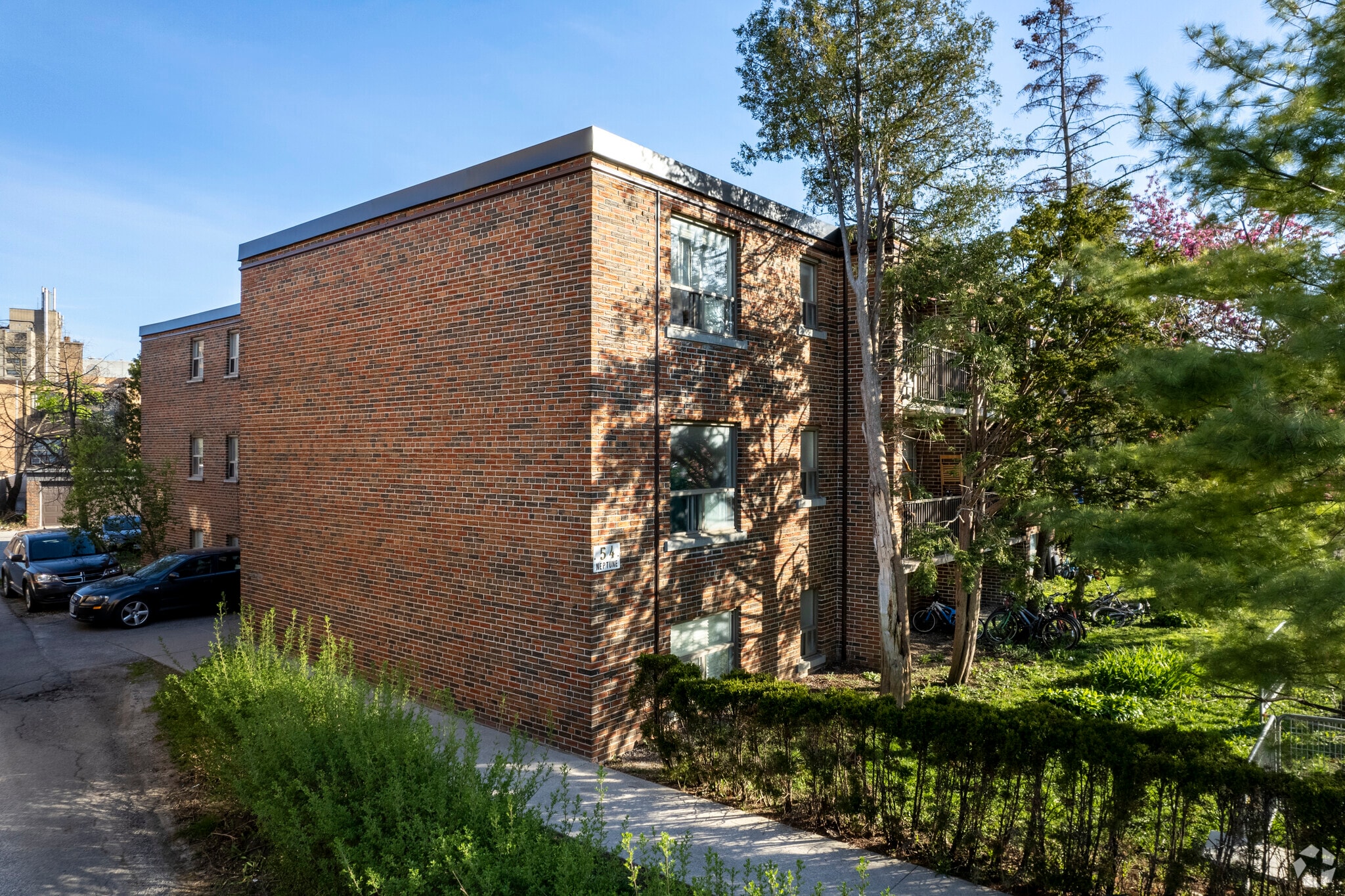 54 Neptune Dr, Toronto, ON for sale Primary Photo- Image 1 of 1