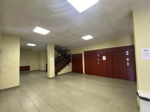 Office in Fontenay-sous-Bois for lease Lobby- Image 1 of 8