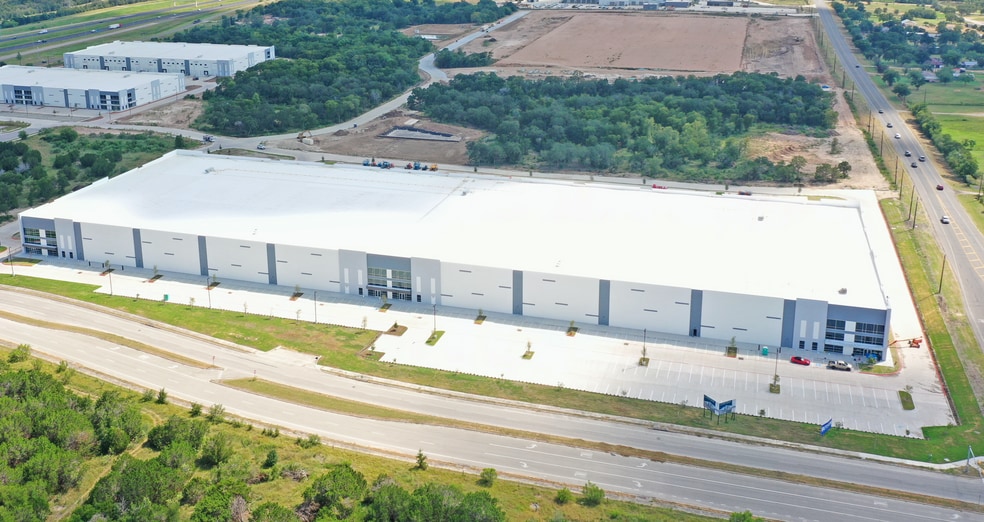 11801 Decker Lake Rd, Austin, TX for lease - Building Photo - Image 2 of 4