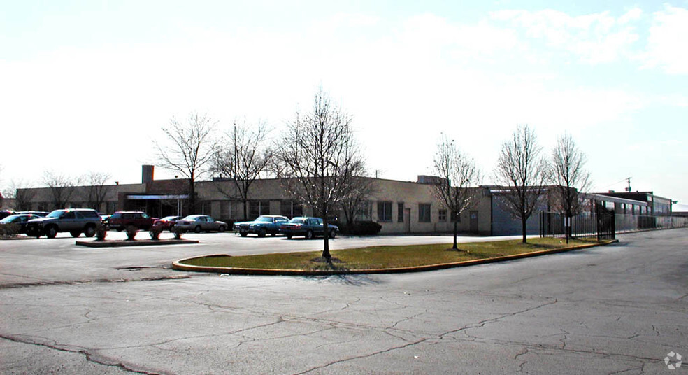 8080-8088 McCormick Blvd, Skokie, IL for lease - Building Photo - Image 3 of 3