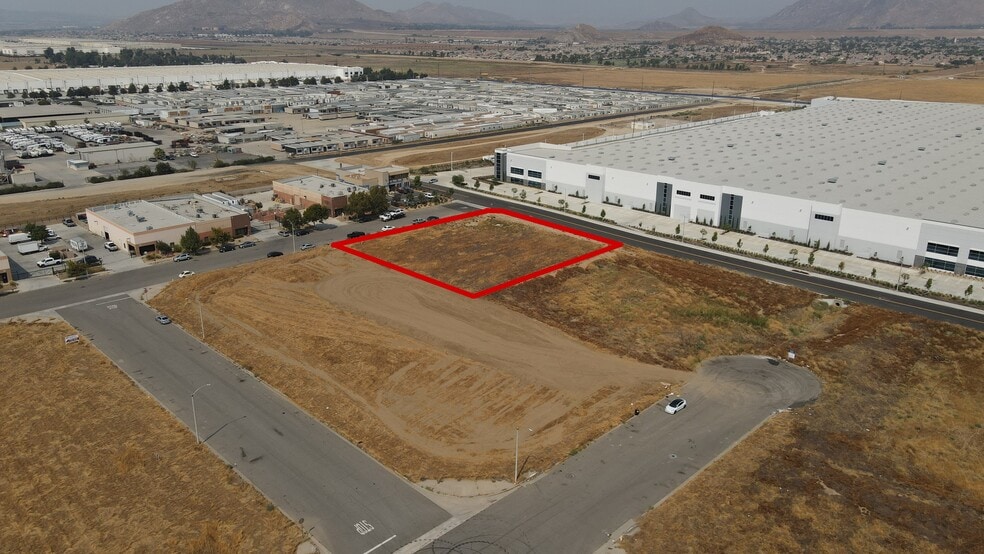 SEQ Commerce St & Lakeview Ave St, Perris, CA for sale - Aerial - Image 2 of 6