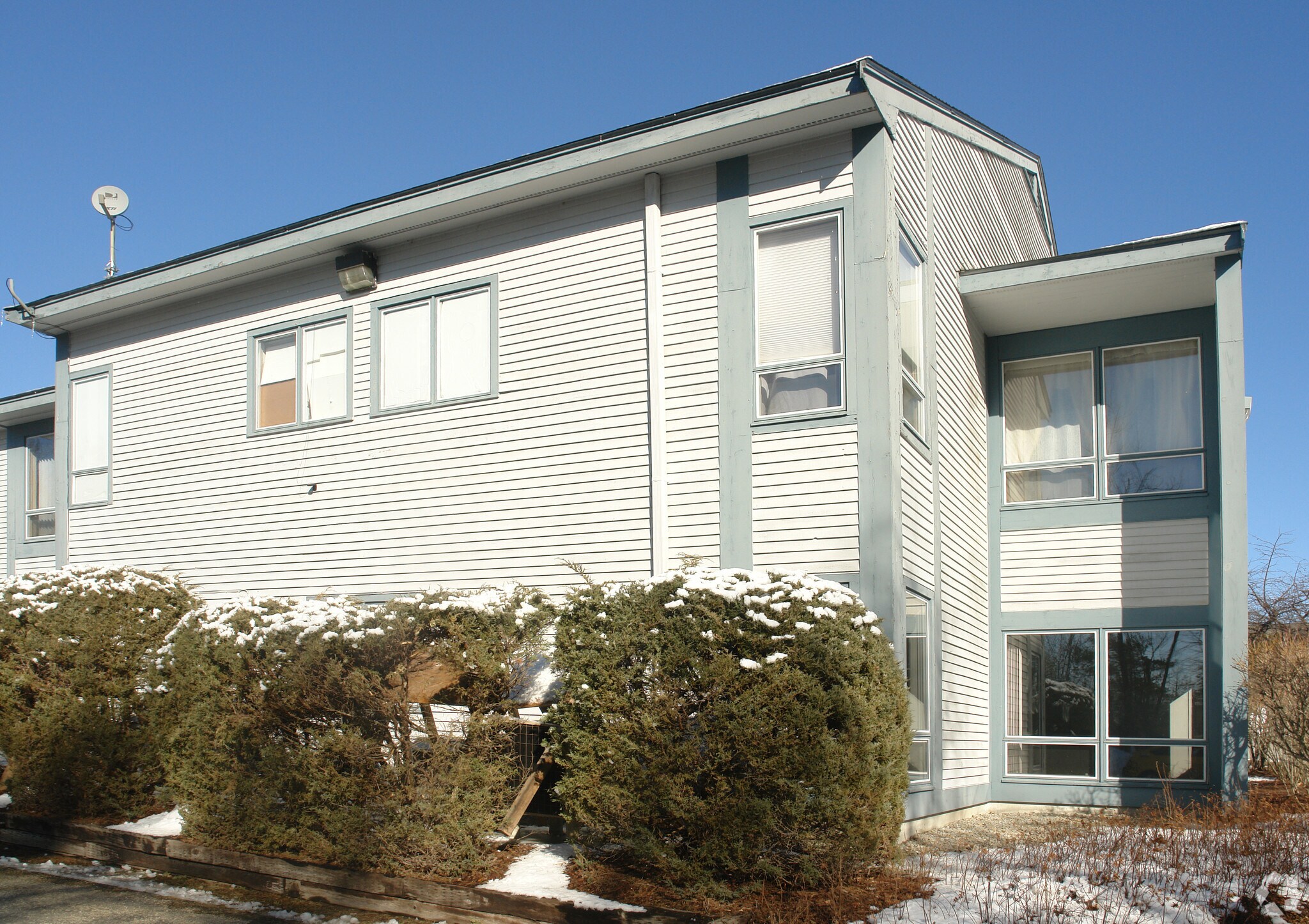 22-24 Stiles Rd, Salem, NH for lease Building Photo- Image 1 of 5