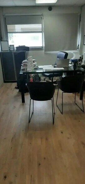 Office in Aix-en-Provence for lease - Interior Photo - Image 1 of 1