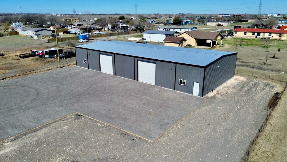 5813 County Road 100, Hutto, TX for lease - Building Photo - Image 2 of 12