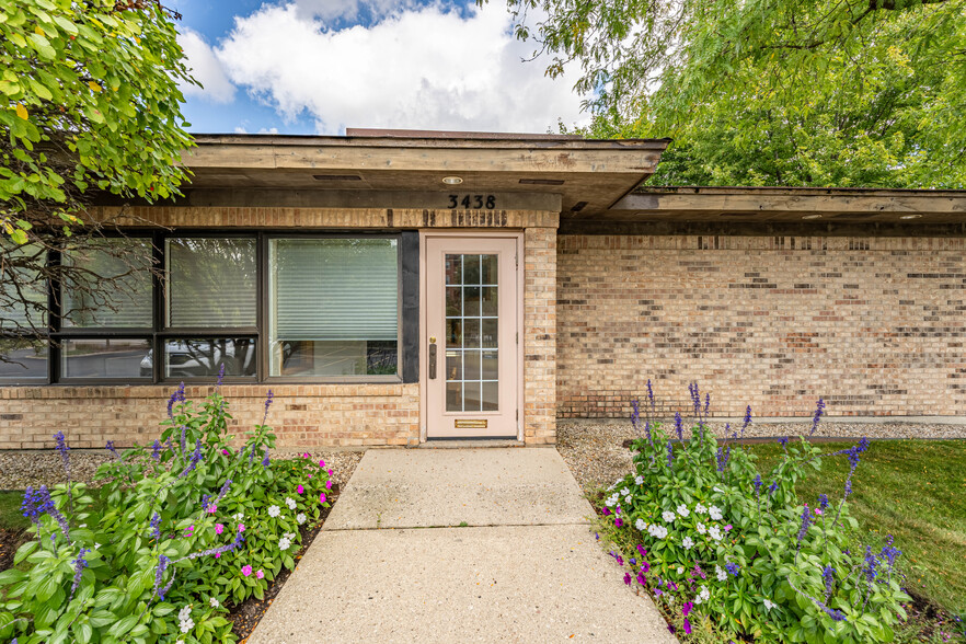 3424-3426 N Old Arlington Heights Rd, Arlington Heights, IL for lease - Building Photo - Image 3 of 37