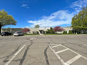 2101 Peninsula Dr, Erie, PA for lease Building Photo- Image 1 of 10