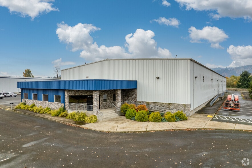 2632 N Hendrickson Dr, Kalama, WA for lease - Primary Photo - Image 1 of 12