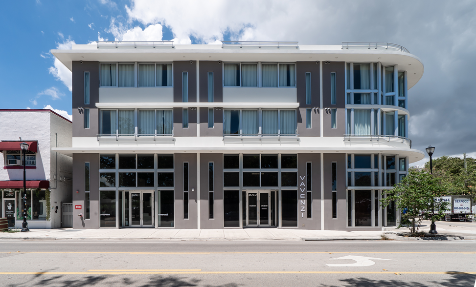 4670 NE 2nd Ave, Miami, FL for lease - Building Photo - Image 3 of 11