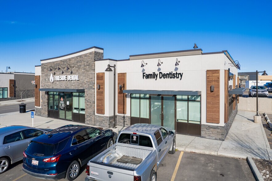 50 Fireside Gate, Cochrane, AB for sale - Primary Photo - Image 1 of 1