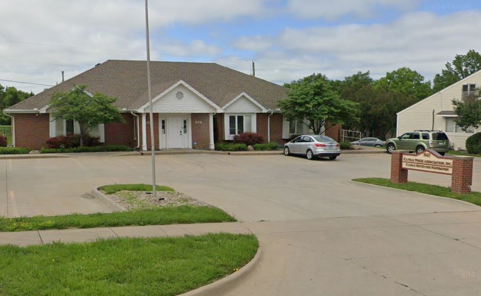 5423 SW 7th St, Topeka, KS for sale Primary Photo- Image 1 of 1