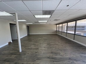 16885 W Bernardo Dr, San Diego, CA for lease Building Photo- Image 2 of 9