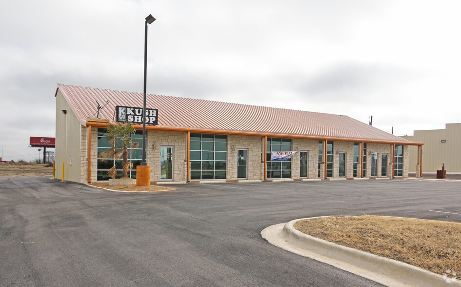3921 E Stan Schlueter Loop, Killeen, TX for lease - Building Photo - Image 1 of 5
