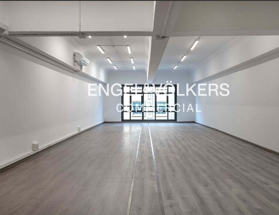 Office in Barcelona, Barcelona for lease Interior Photo- Image 1 of 9