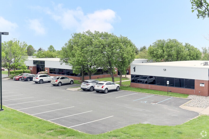 1090 King Georges Post Rd, Edison, NJ for lease - Primary Photo - Image 1 of 8