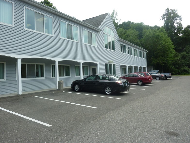 60 Todd Rd, Shelton, CT for sale - Primary Photo - Image 1 of 1