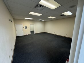 8800 49th St N, Pinellas Park, FL for lease Interior Photo- Image 2 of 5