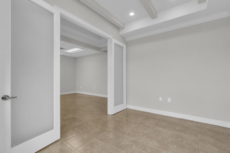 8118 Fry Rd, Cypress, TX for lease - Building Photo - Image 3 of 15